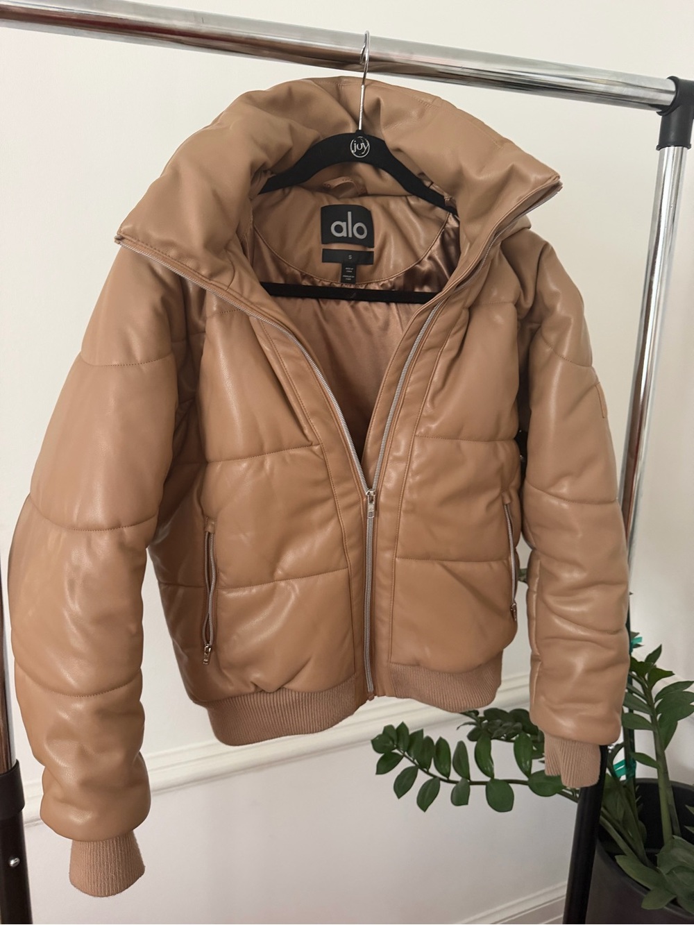 ALO Yoga Women's Camel Tan Quilted Puffer Jacket